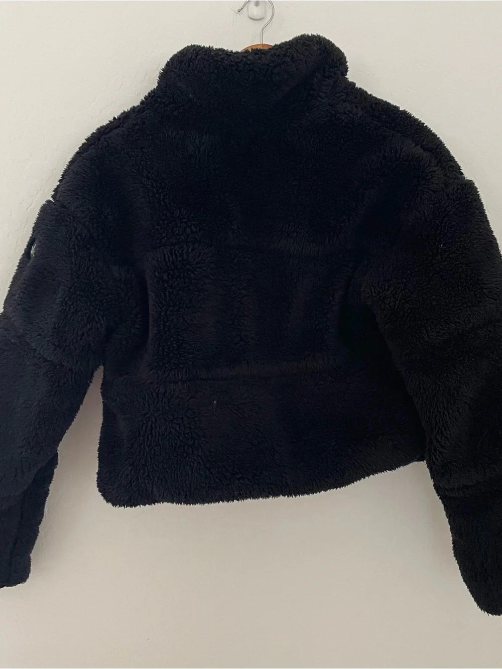 Alo Sherpa snow angel jacket in black size small